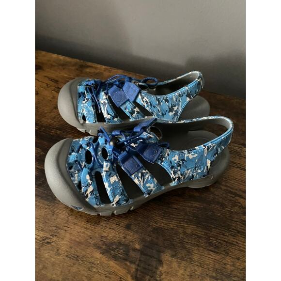 Keen Blue Water Shoes | Size 3 - Picture 4 of 7